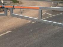 Non-motorized And Automatic Circular Swing Arm - Beam Barrier